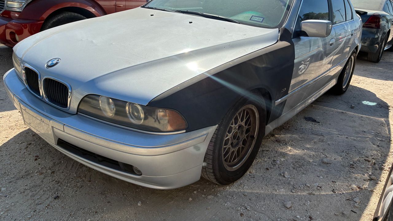 2002 BMW 525i